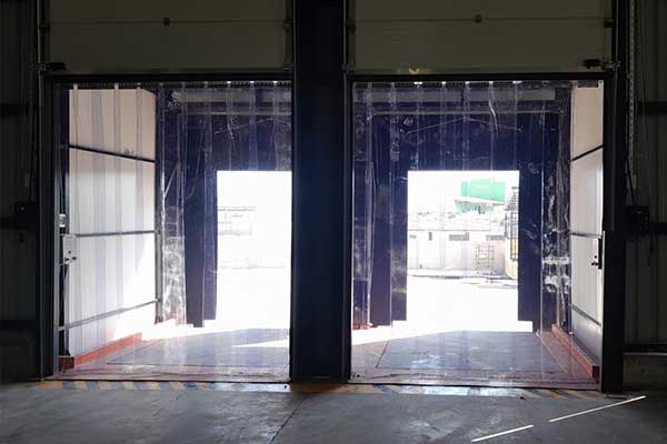 PVC Film Nedir? Şerit Perdeden Farkı Ne?